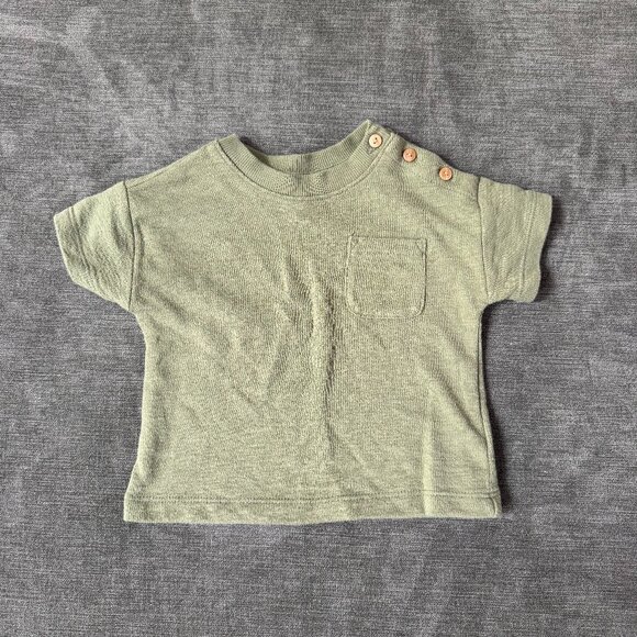 Old Navy Unisex Knit T-shirt Size 12-18 months - Picture 1 of 1